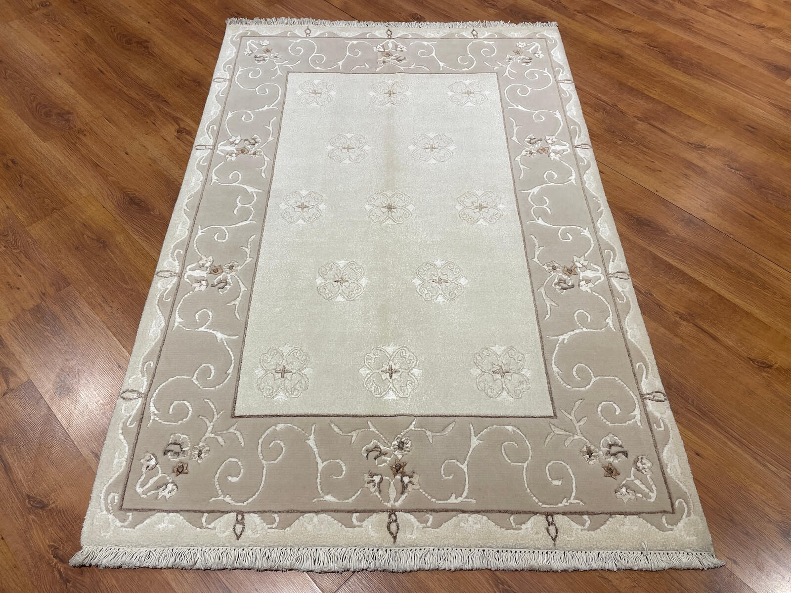 Kaftan Serisi Nepal El Dokuma Halı