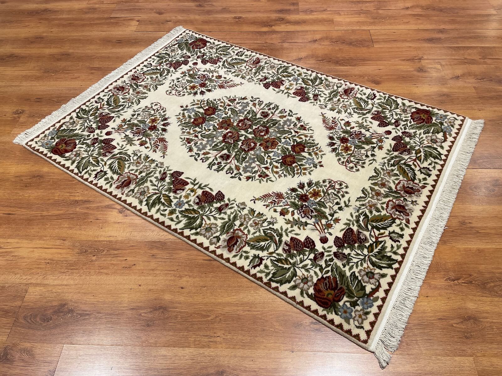 Karabağ El Dokuma Halı