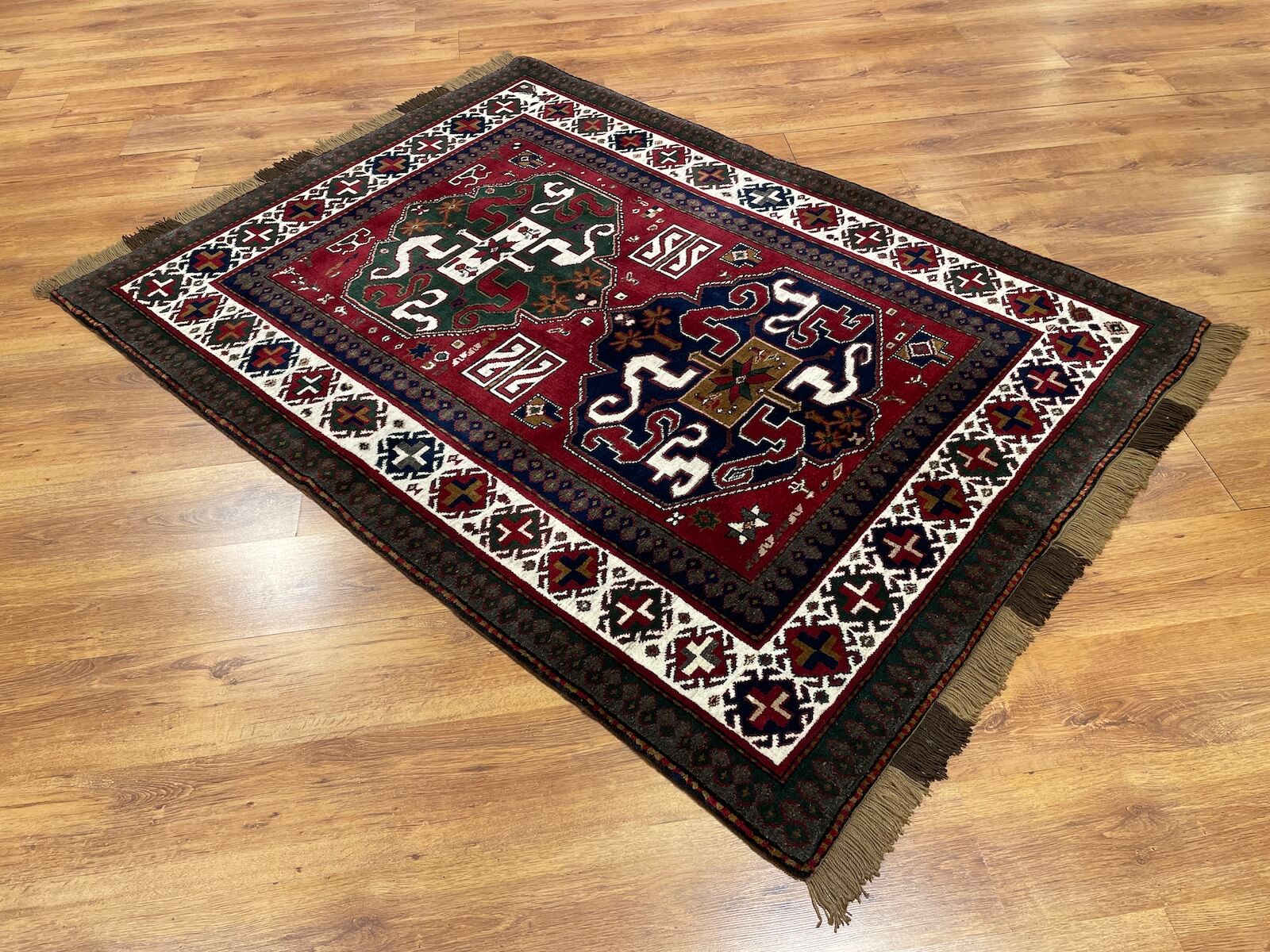 Kars El Dokuma Halı