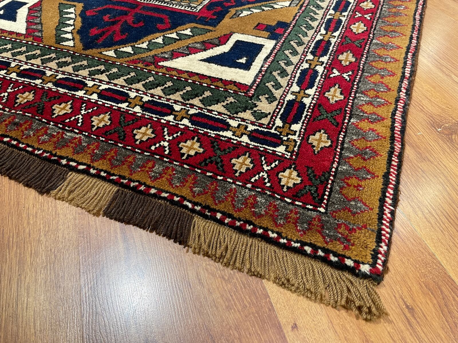 Kars El Dokuma Halı