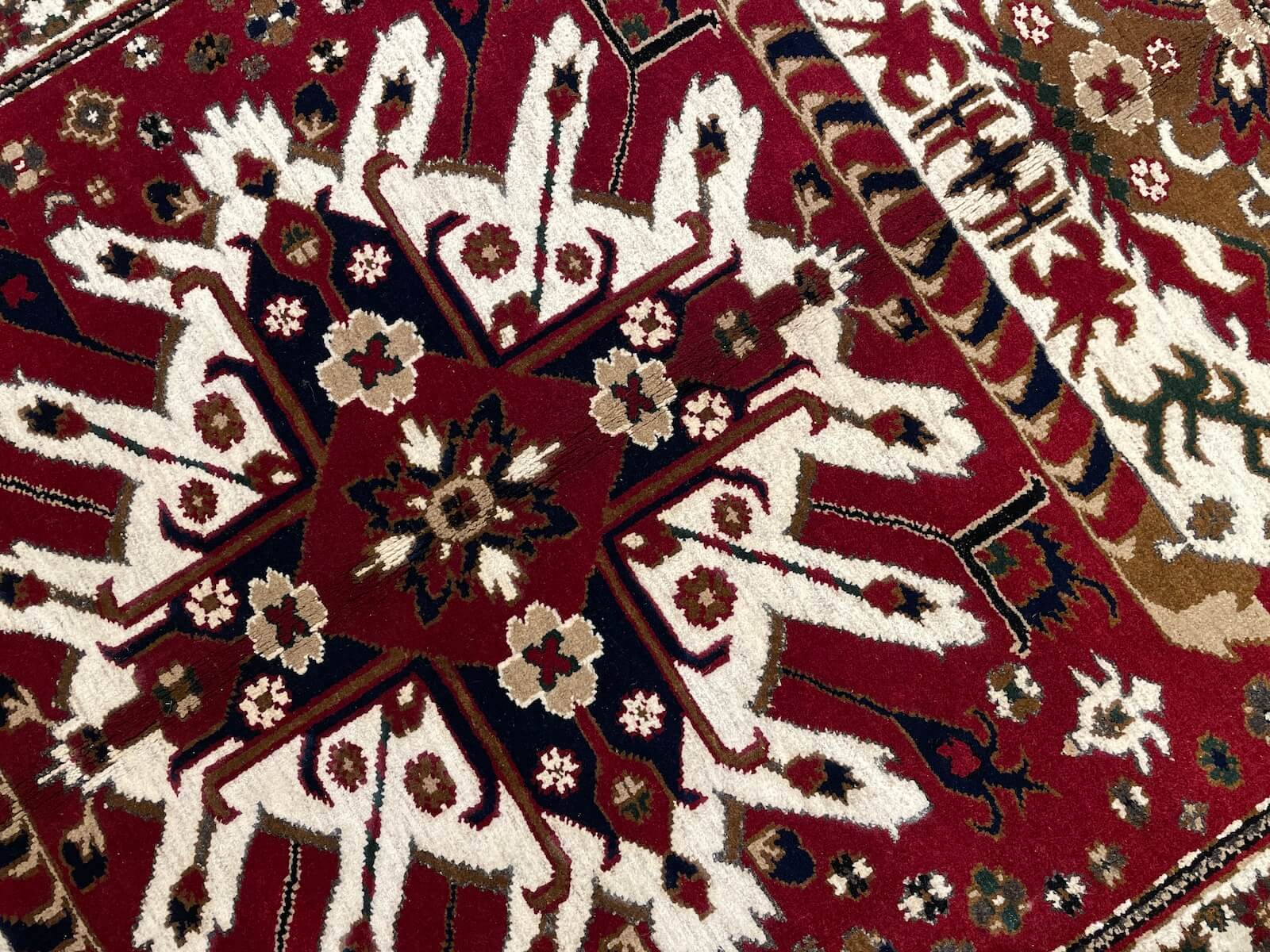 Kars El Dokuma Halı