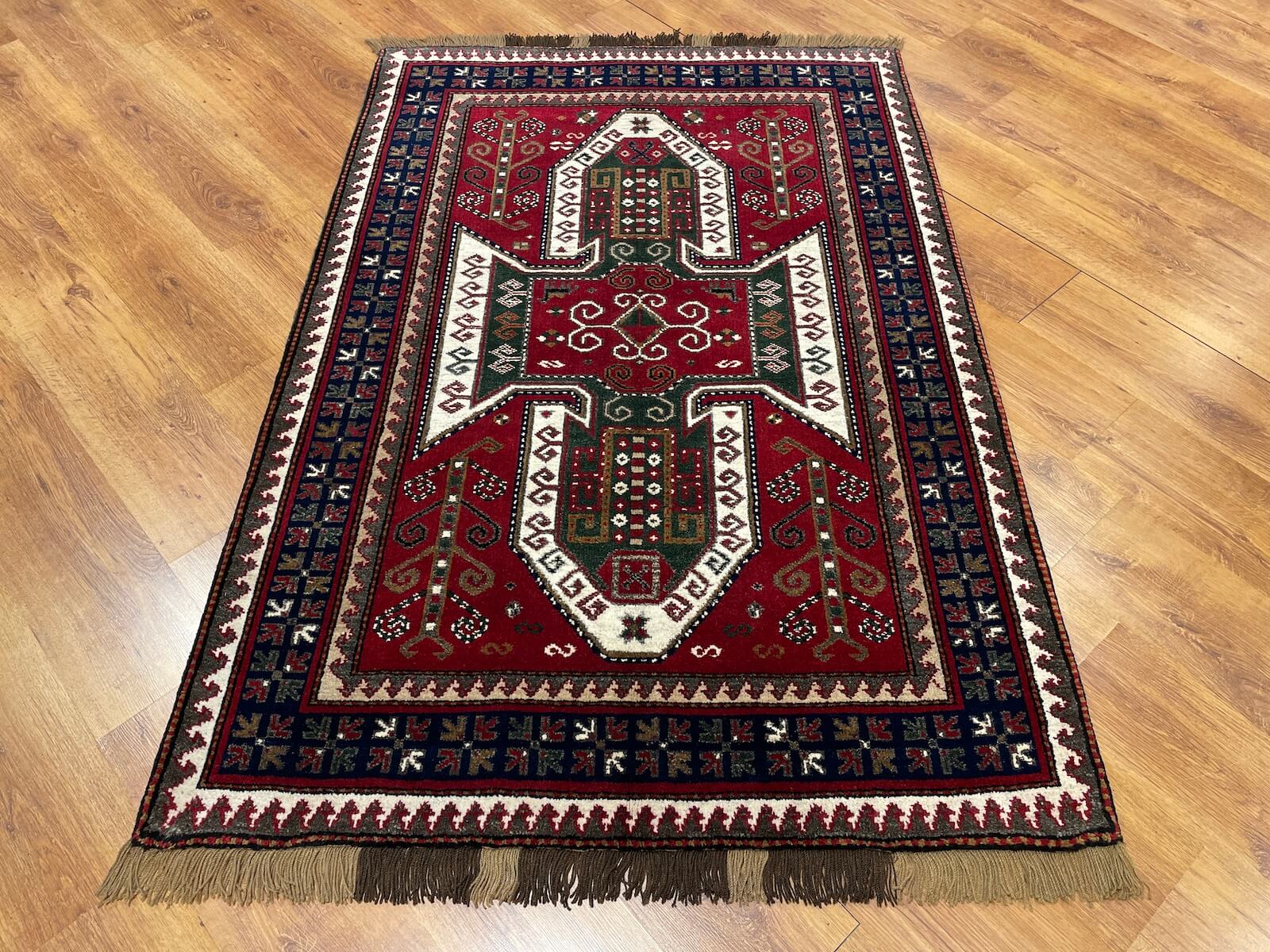 Kars El Dokuma Halı