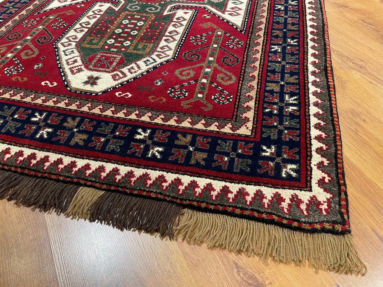 Kars El Dokuma Halı