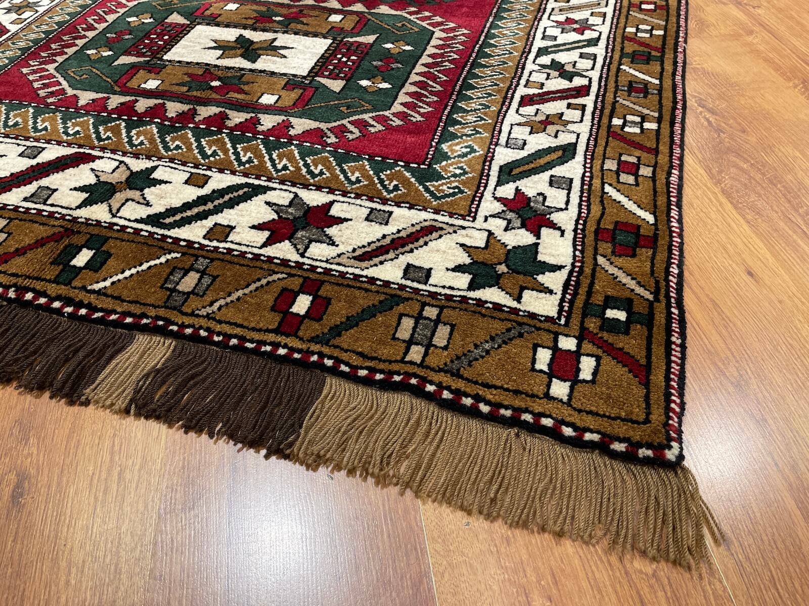 Kars El Dokuma Halı