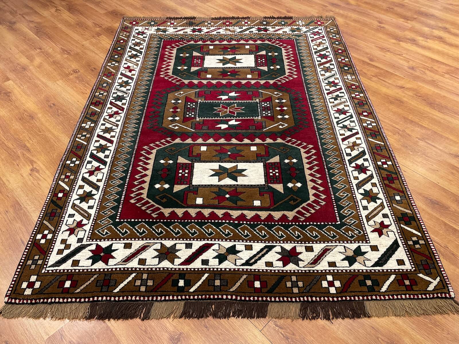 Kars El Dokuma Halı