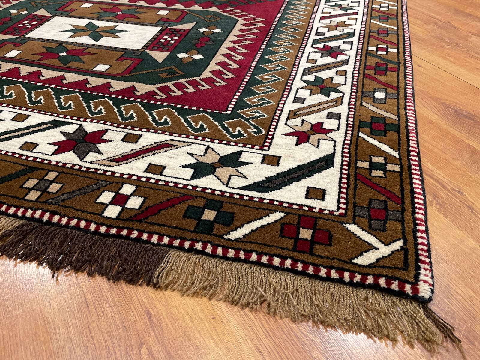 Kars El Dokuma Halı