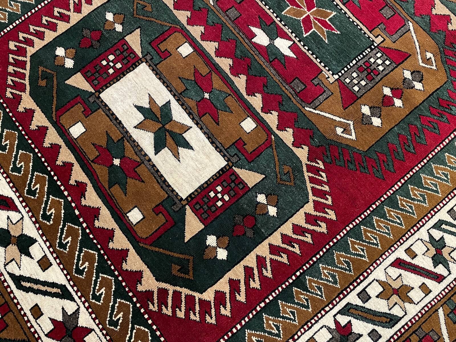 Kars El Dokuma Halı