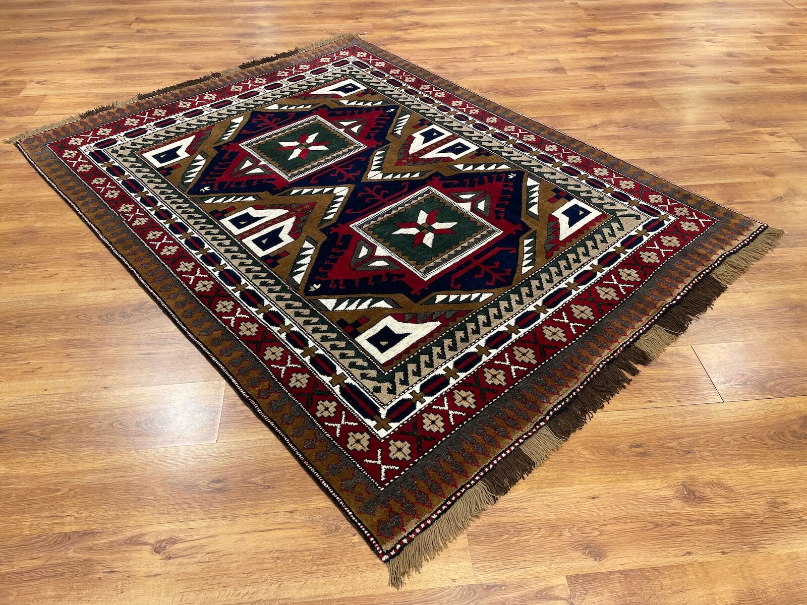 Kars El Dokuma Halı