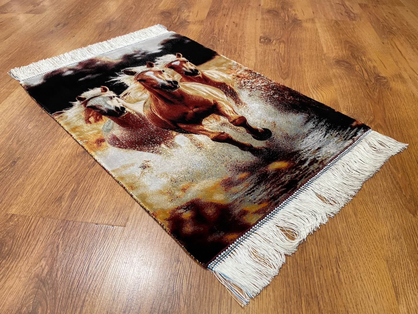 Koşan At Desenli Tablo Bambu Halı