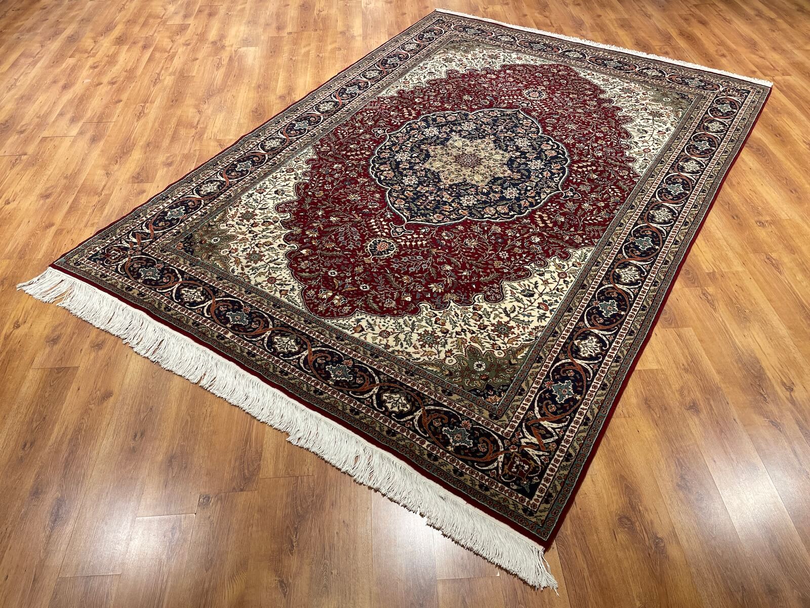 Ladik El Dokuma Halı