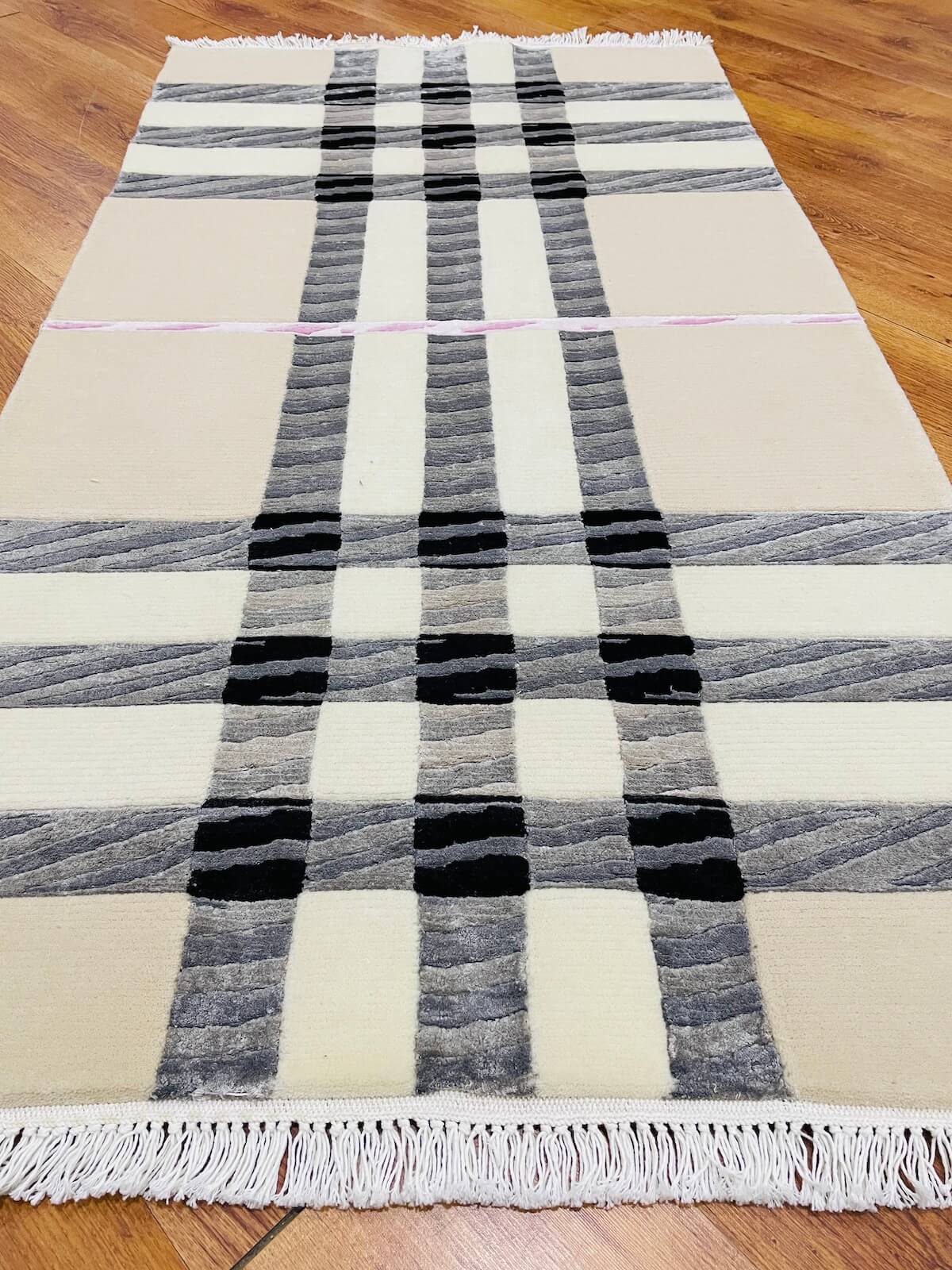 London Serisi Nepal El Dokuma Halı