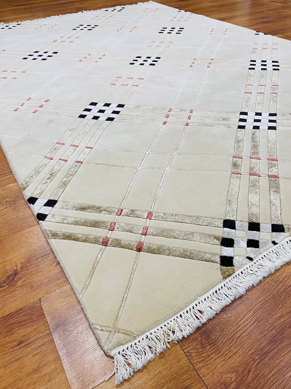 London Serisi Nepal El Dokuma Halı