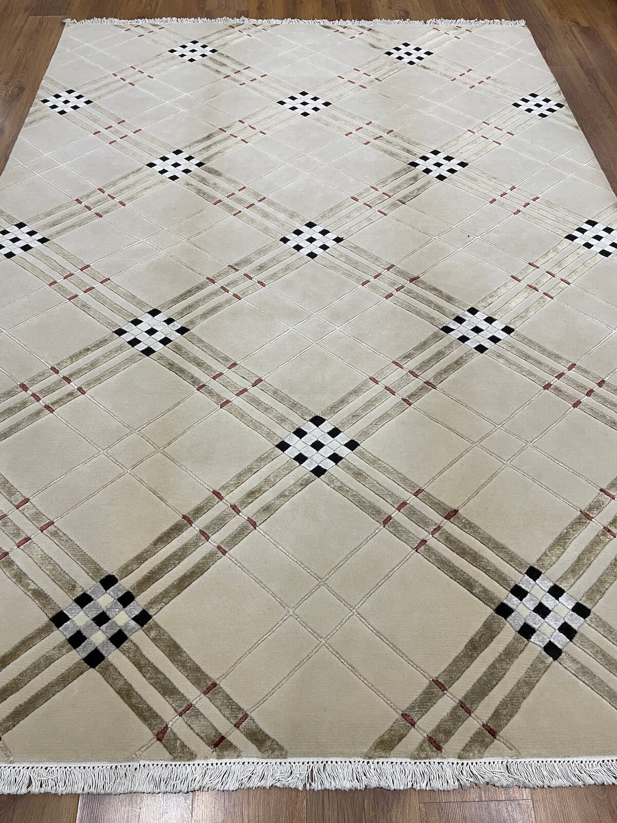 London Serisi Nepal El Dokuma Halı