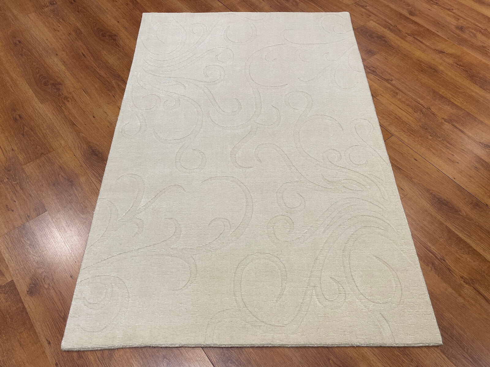 Lori El Dokuma Krem Yün Halı