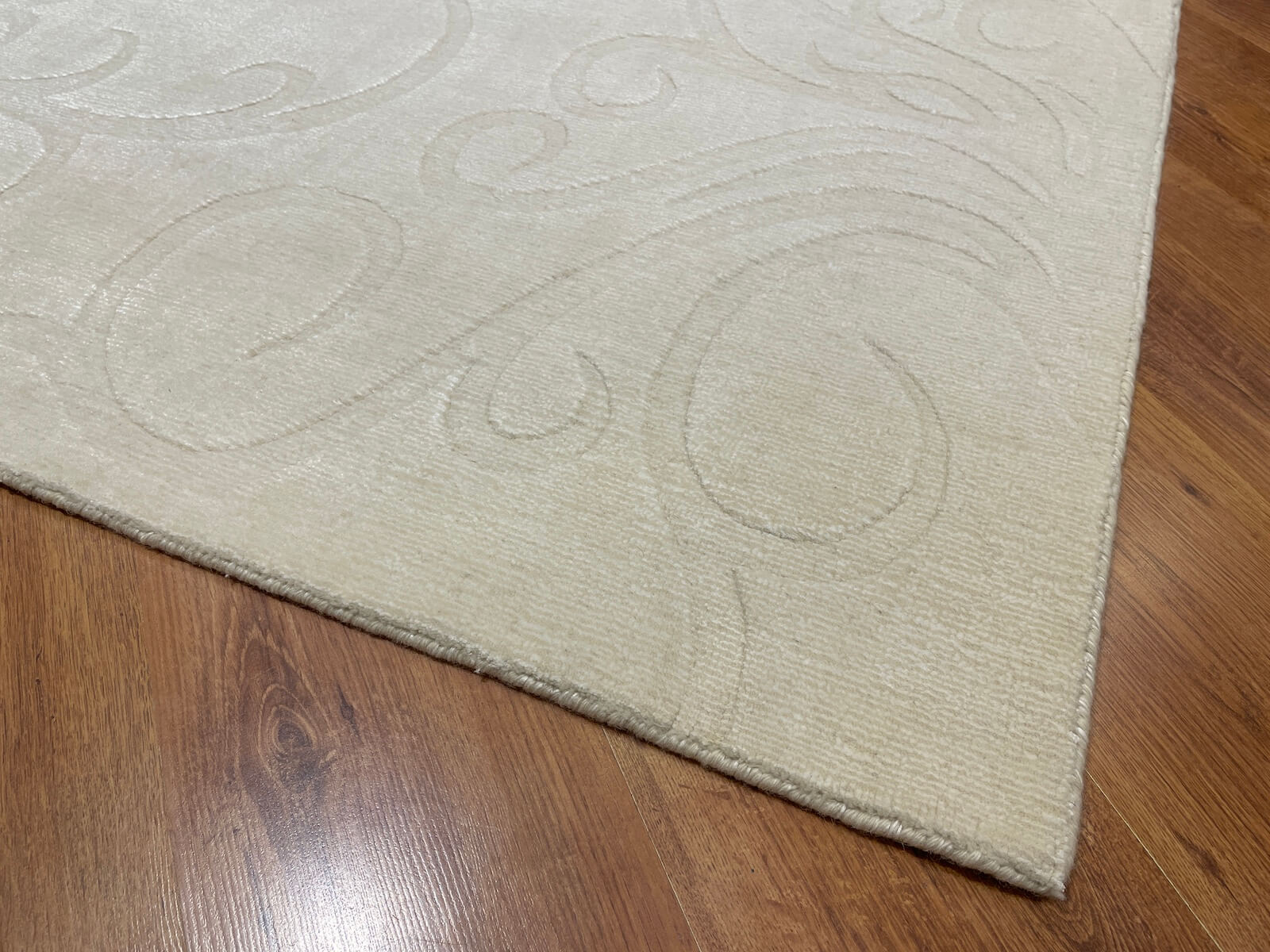 Lori El Dokuma Krem Yün Halı