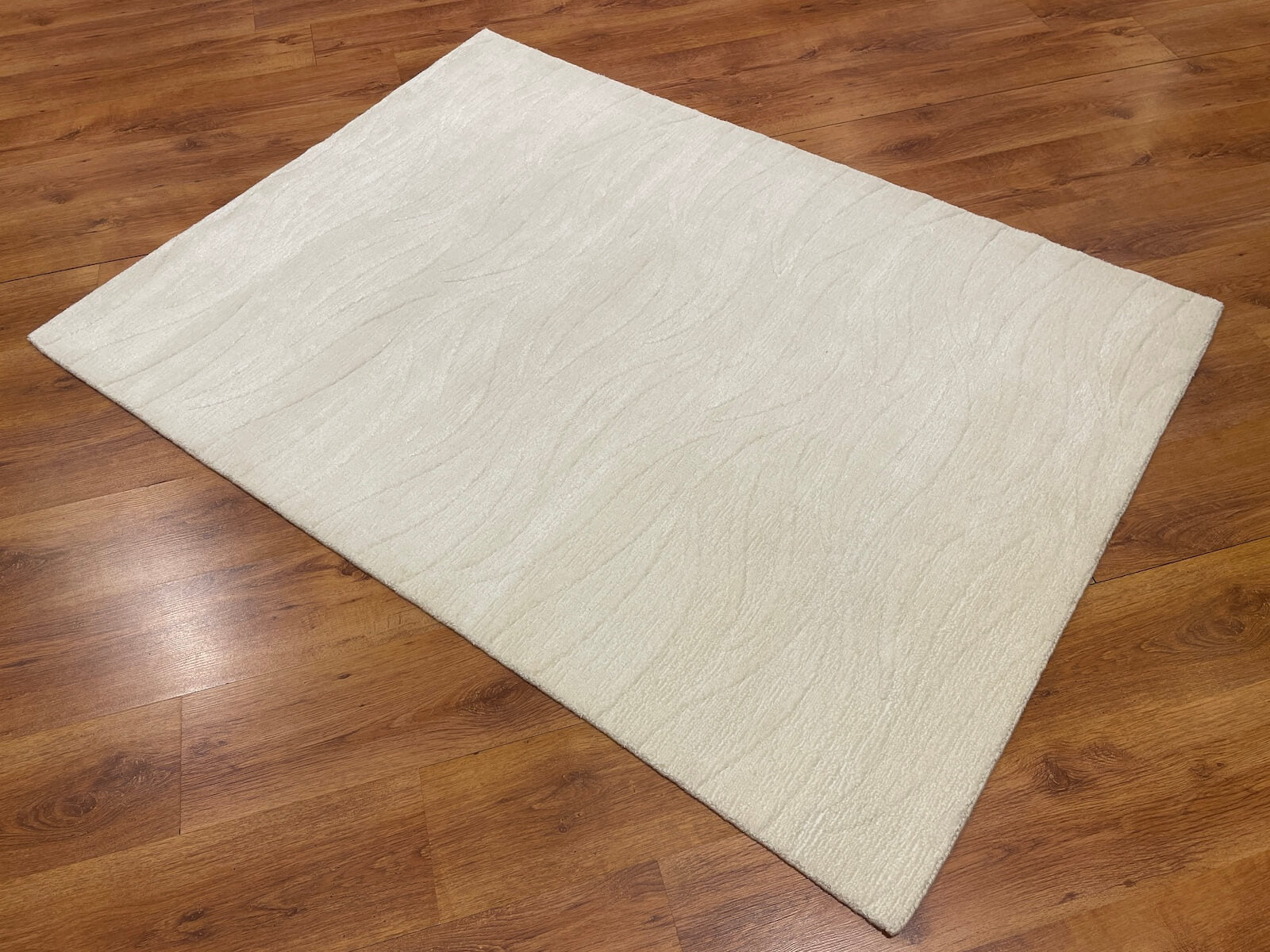 Lori El Dokuma Krem Yün Halı