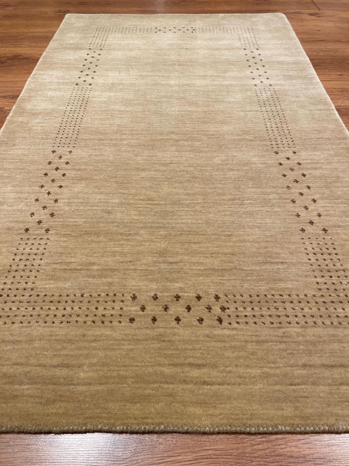 Lori El Dokuma Bej Yün Halı