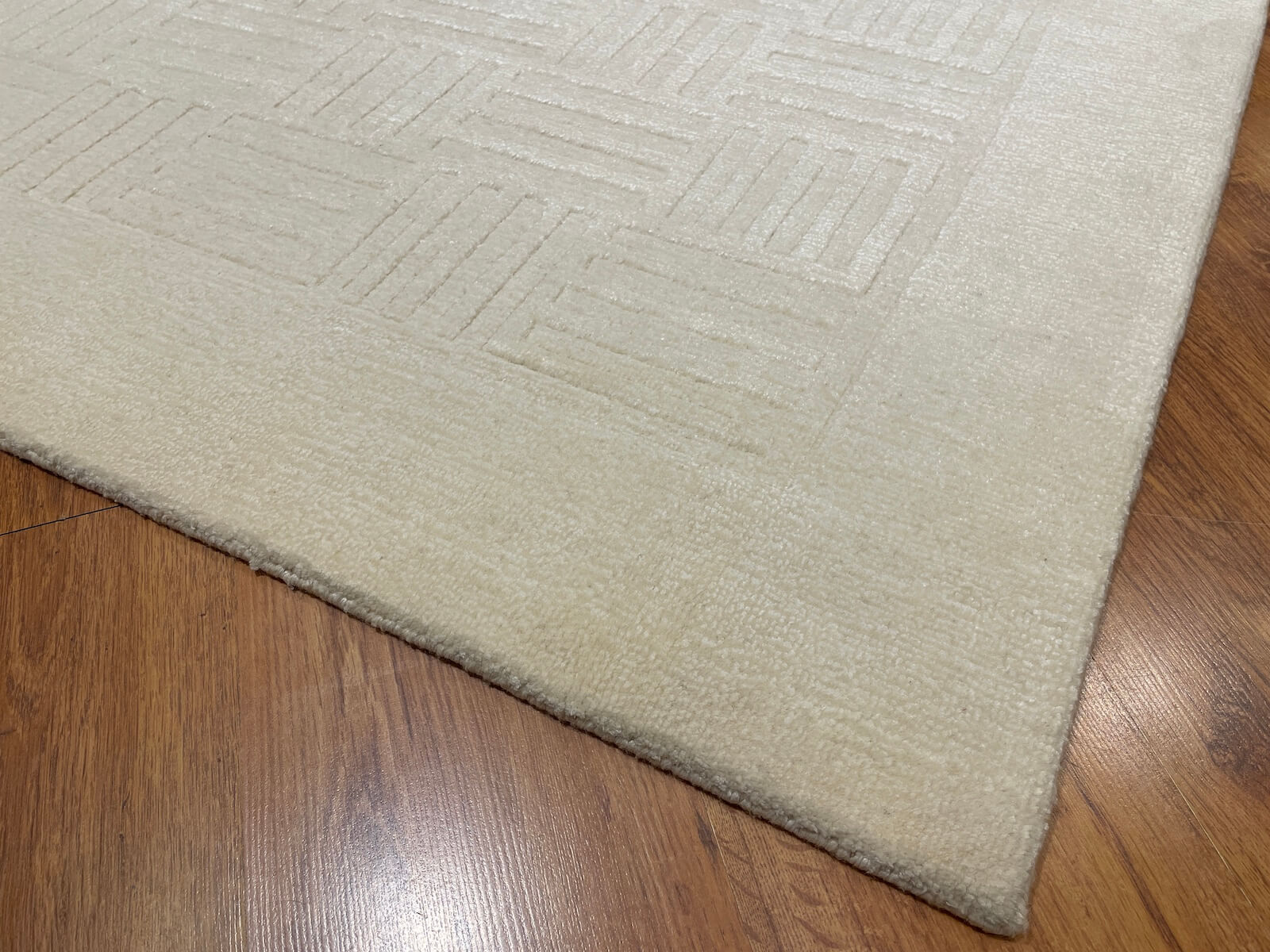 Lori El Dokuma Krem Yün Halı