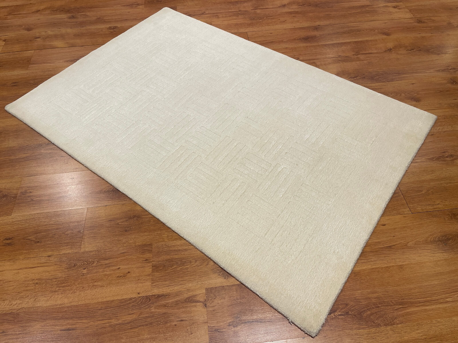 Lori El Dokuma Krem Yün Halı