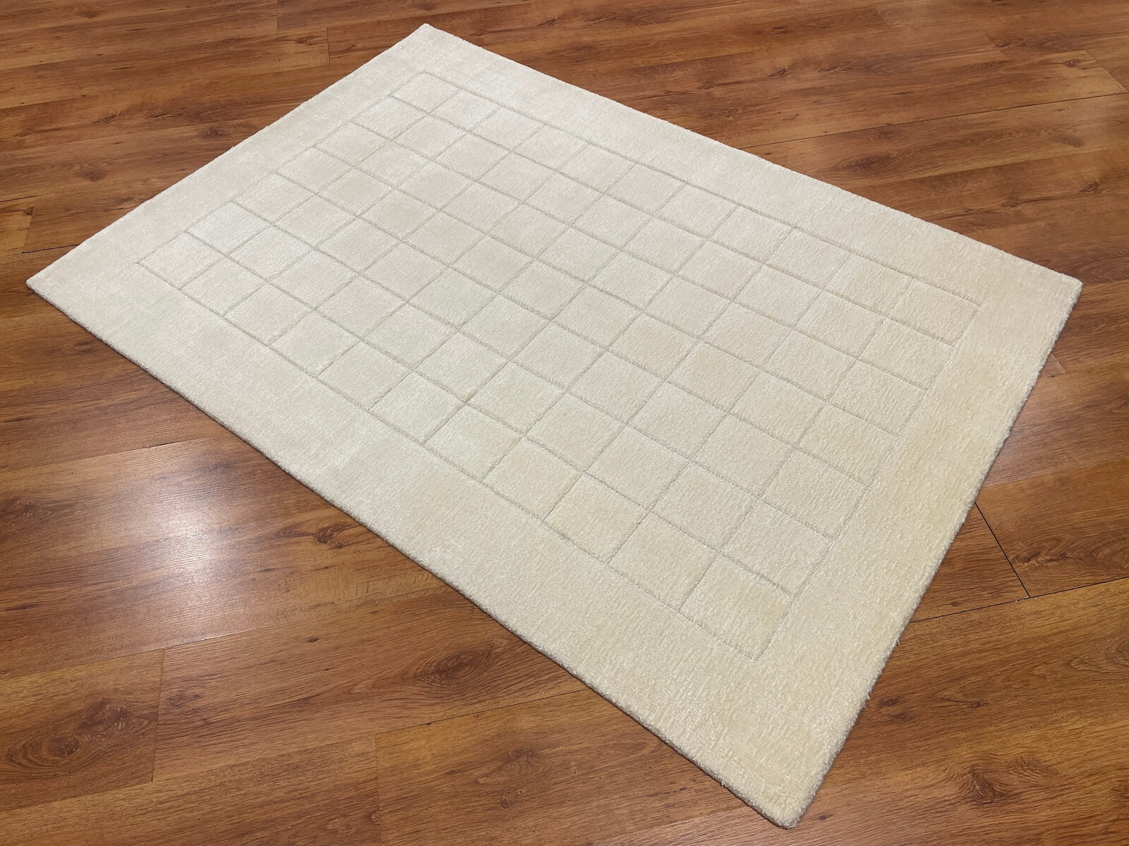 Lori El Dokuma Krem Yün Halı