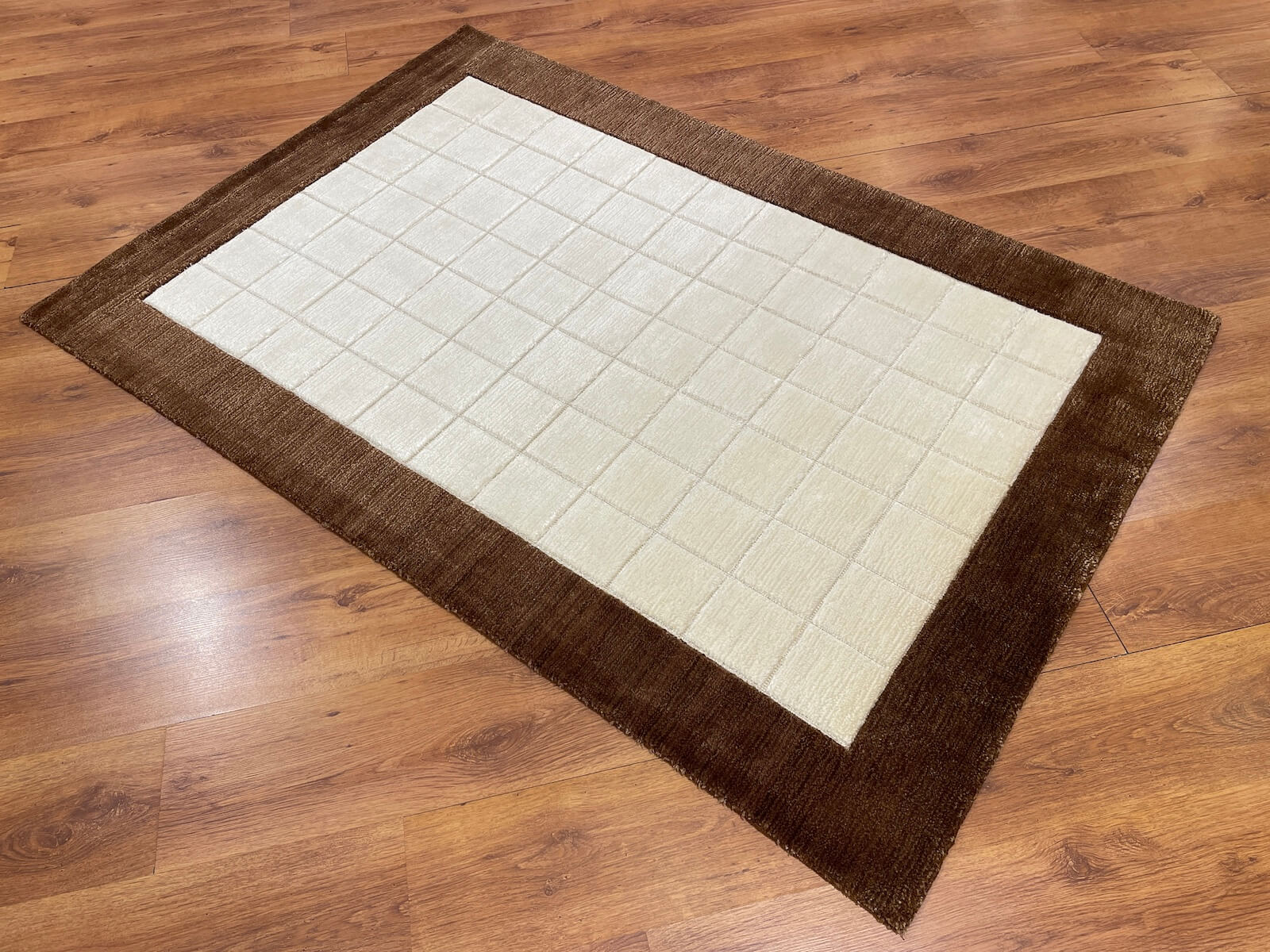 Lori El Dokuma Krem Kahve Yün Halı