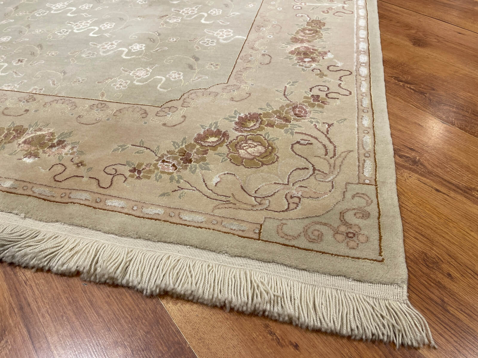 Mahidevran İpekli Uşak El Dokuma Halı