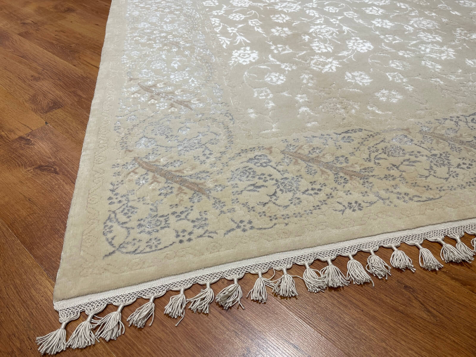 Mahidevran İpekli Uşak El Dokuma Halı