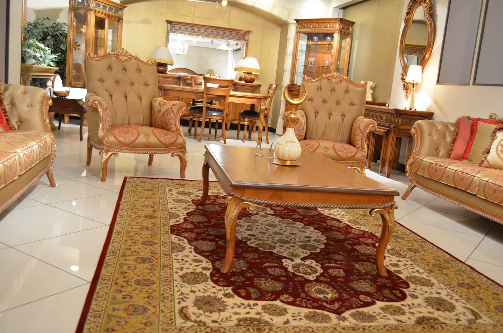 Nazende İpekli Uşak El Dokuma Halı