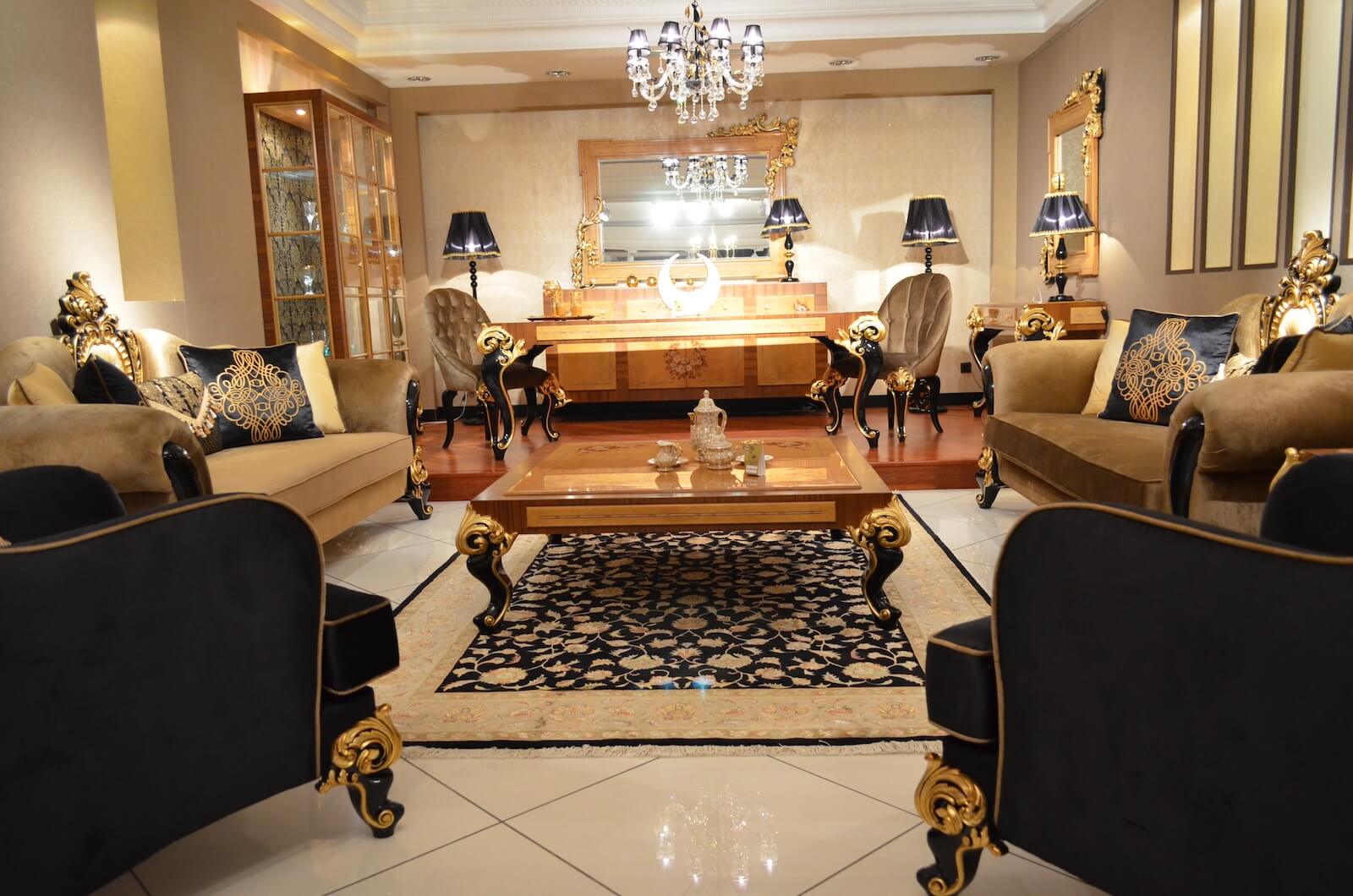 Nazende İpekli Uşak El Dokuma Halı