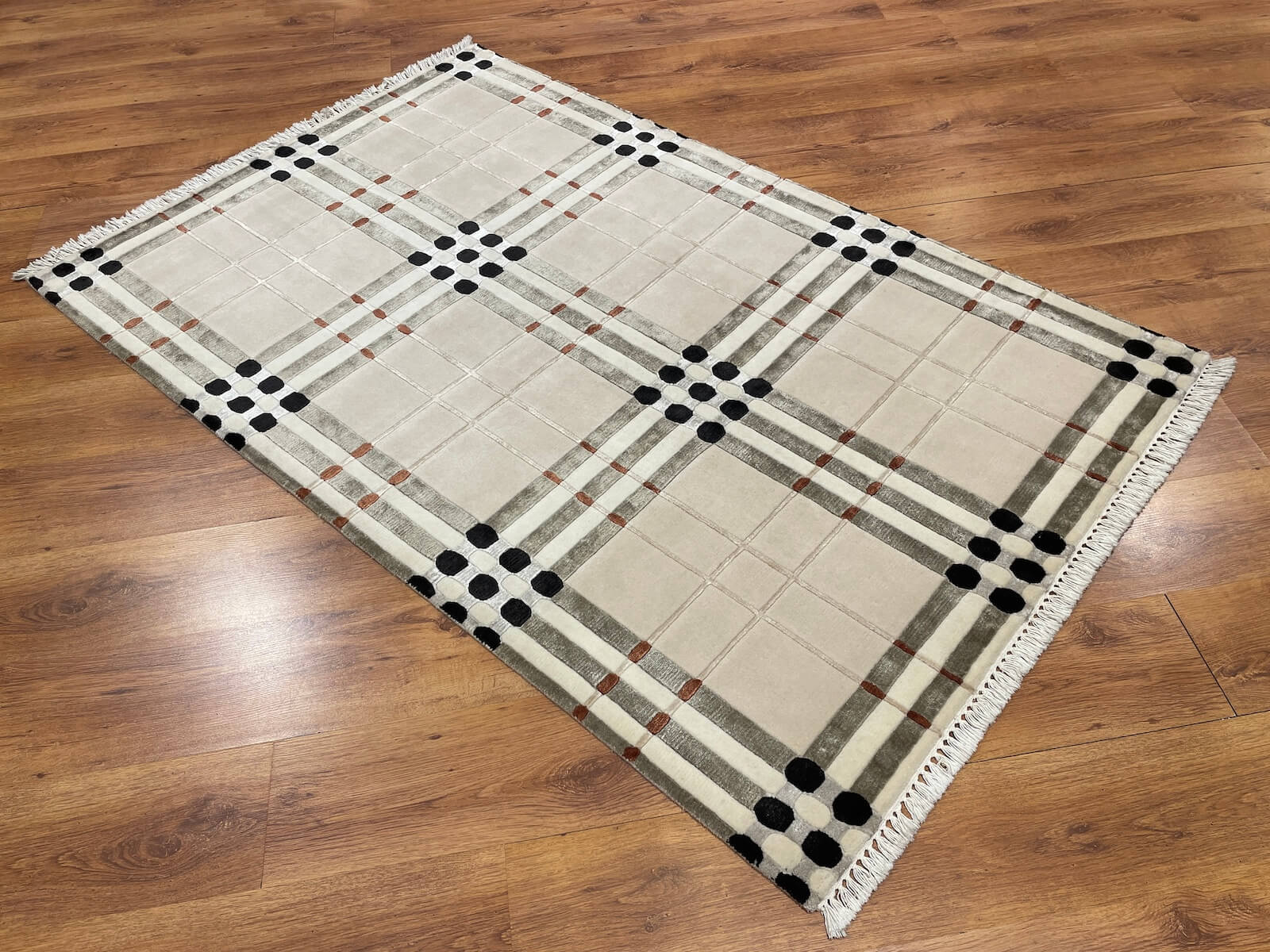 London Serisi Nepal El Dokuma Halı