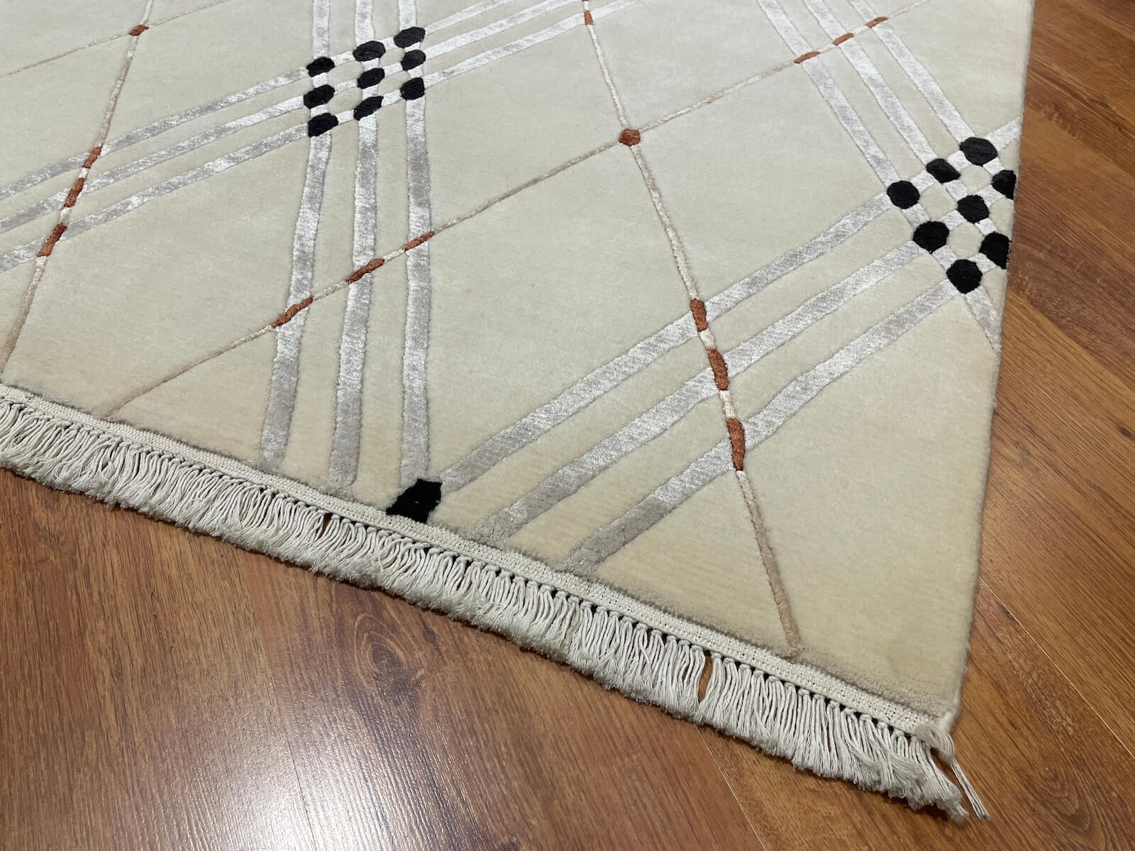 London Serisi Nepal El Dokuma Halı