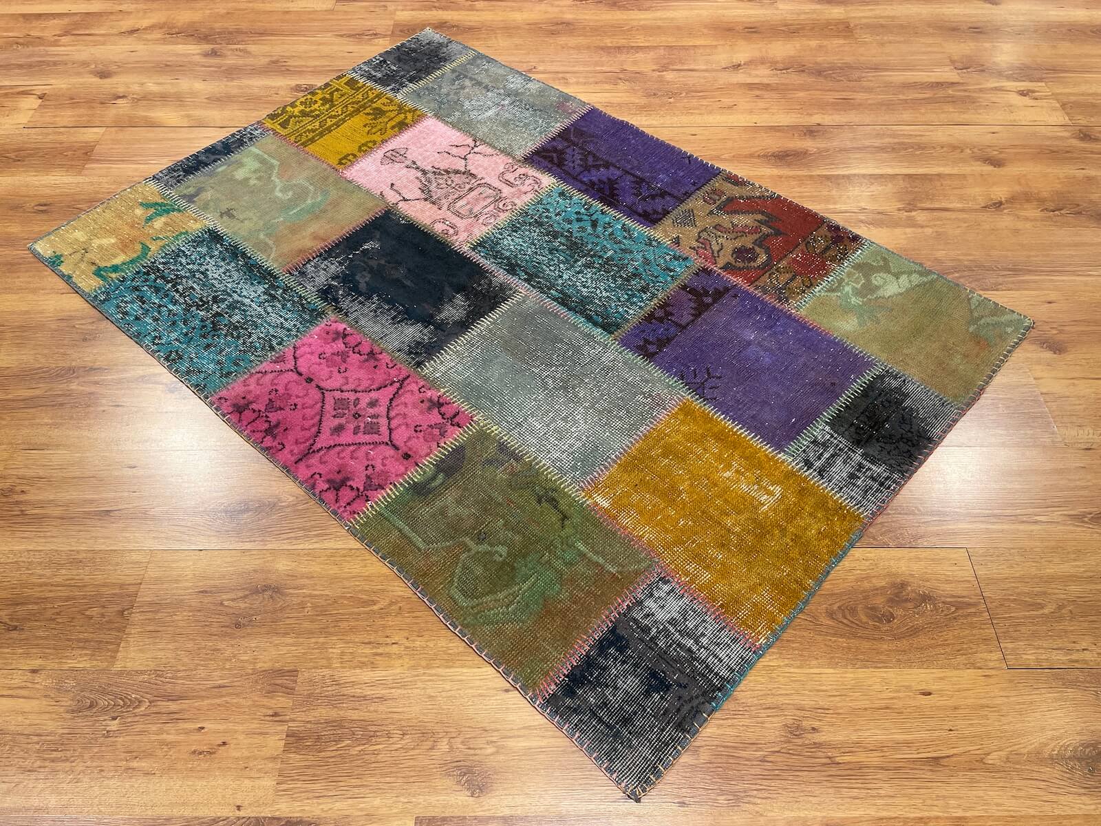 Patchwork Rengarenk El Dokuma Halı