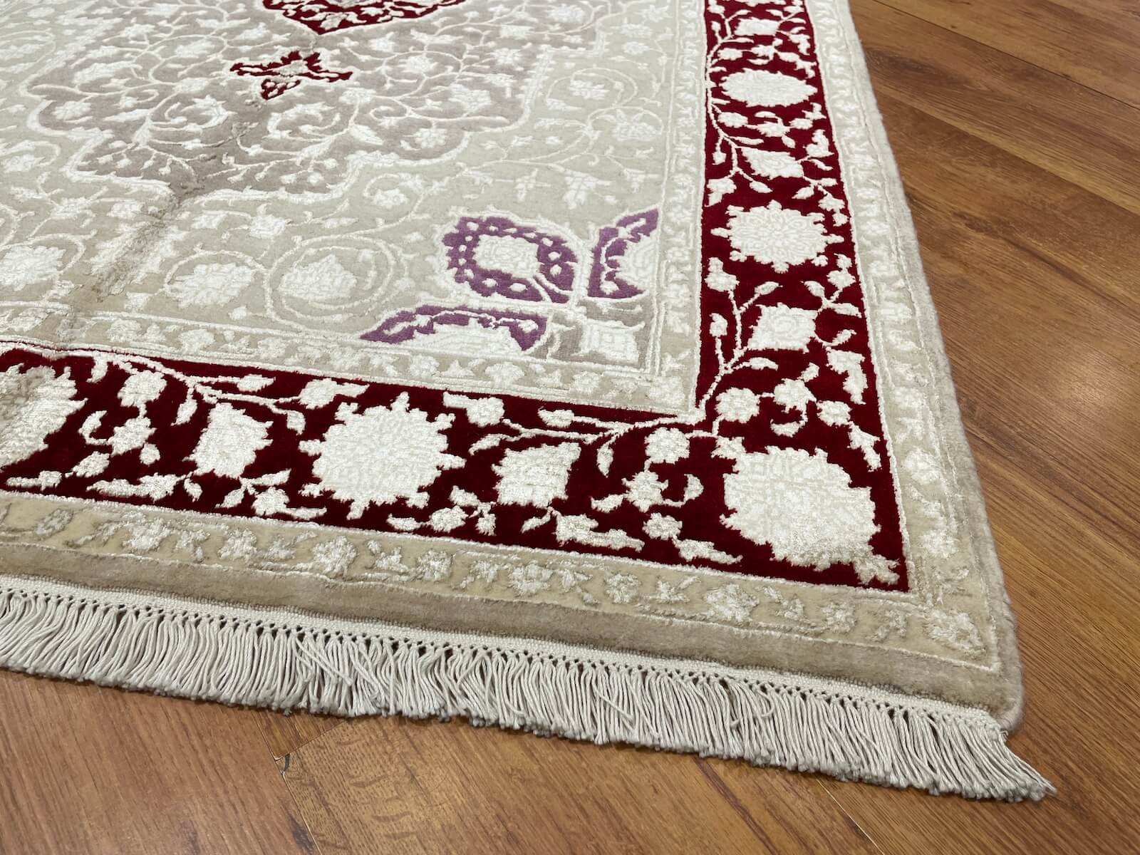 Pelas İpekli Uşak El Dokuma Halı