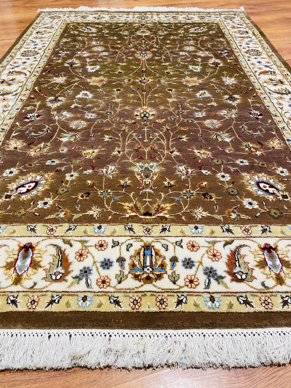 Pelas İpekli Uşak El Dokuma Halı