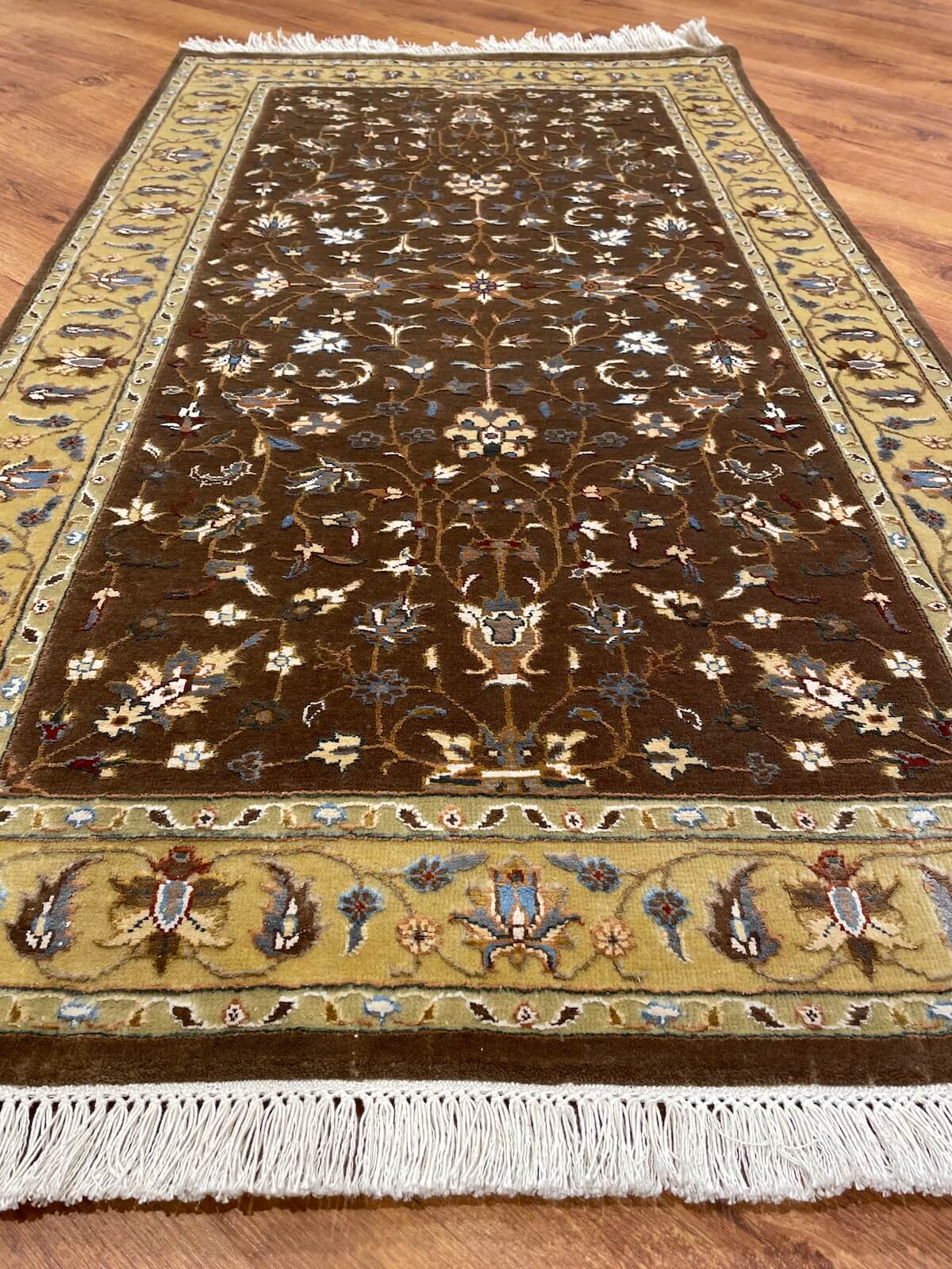 Pelas İpekli Uşak El Dokuma Halı