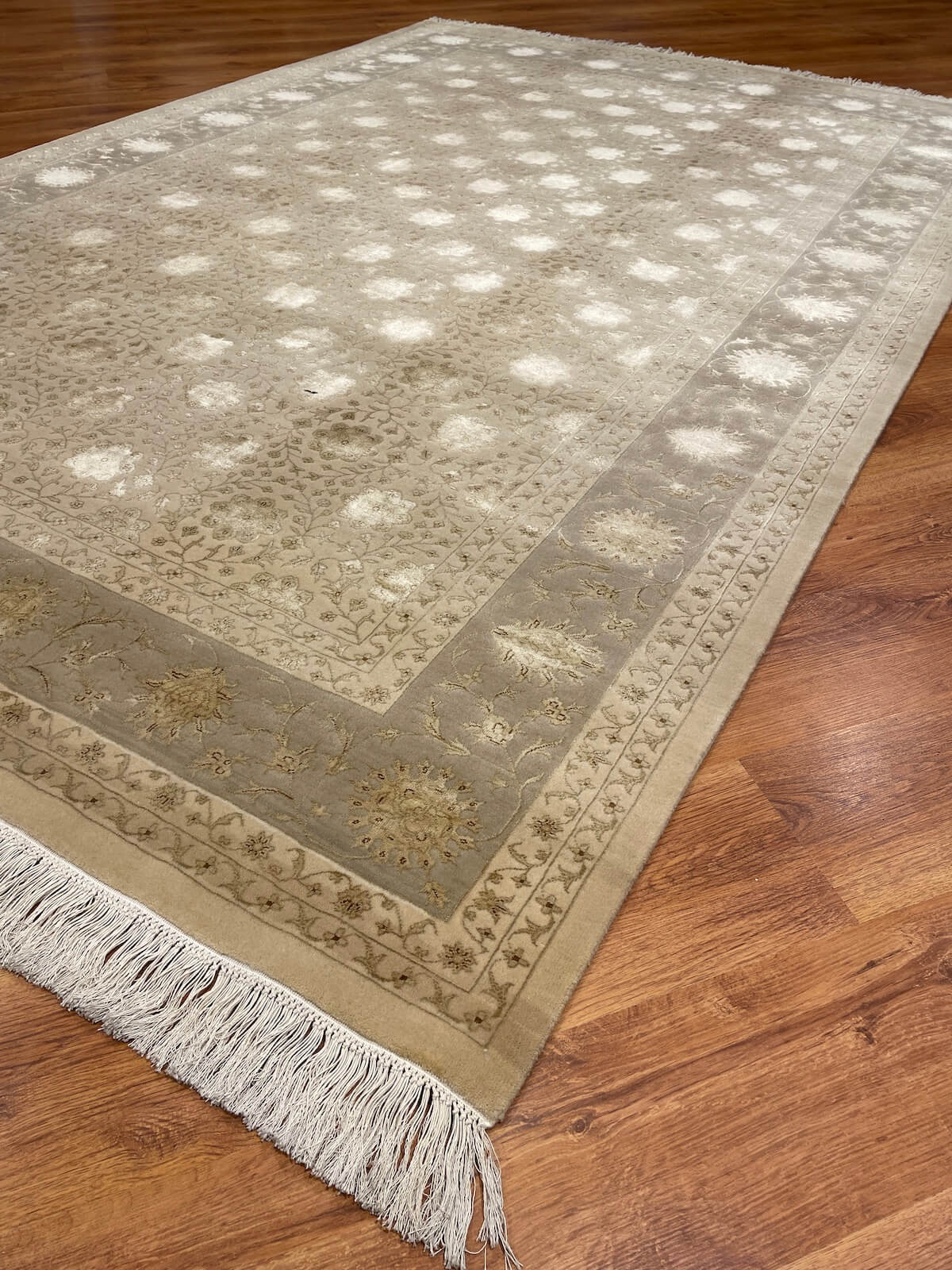 Pelas İpekli Uşak El Dokuma Halı