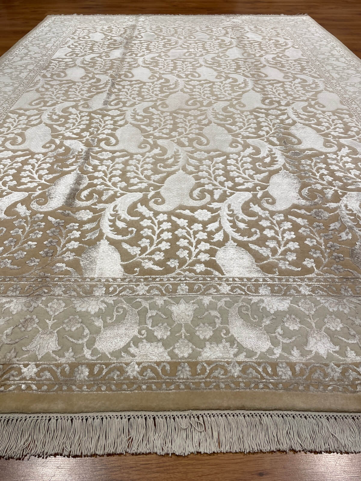 Pelas İpekli Uşak El Dokuma Halı