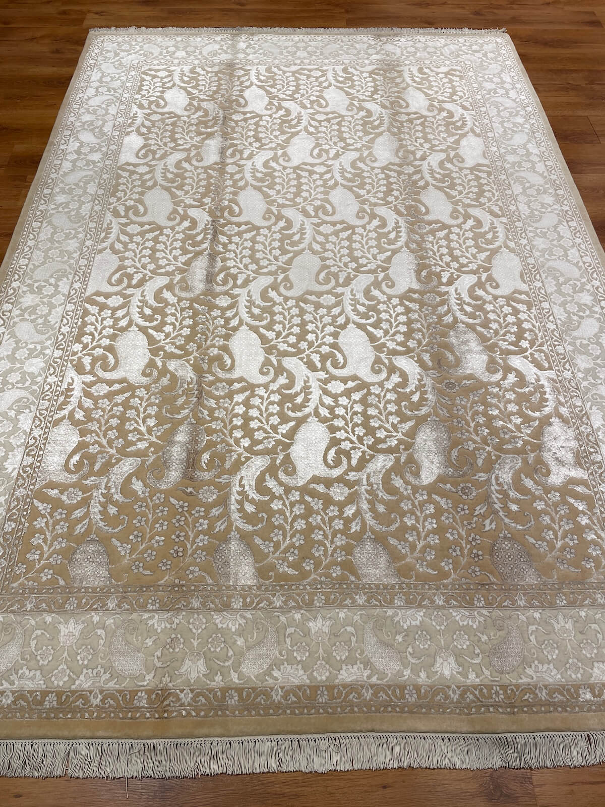 Pelas İpekli Uşak El Dokuma Halı