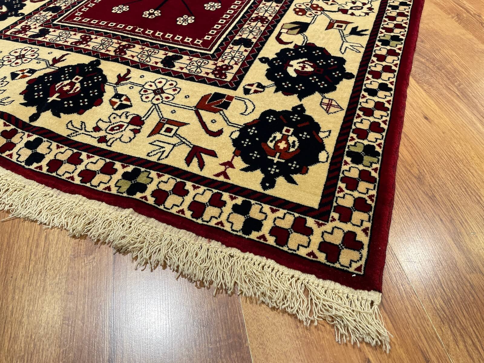 Sahra Mihraplı Uşak El Dokuma Halı