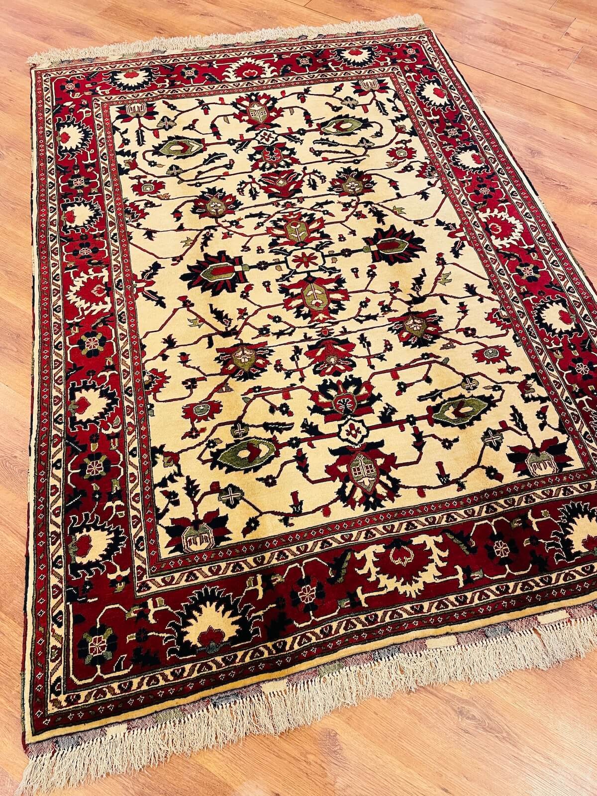 Sahra Uşak El Dokuma Halı