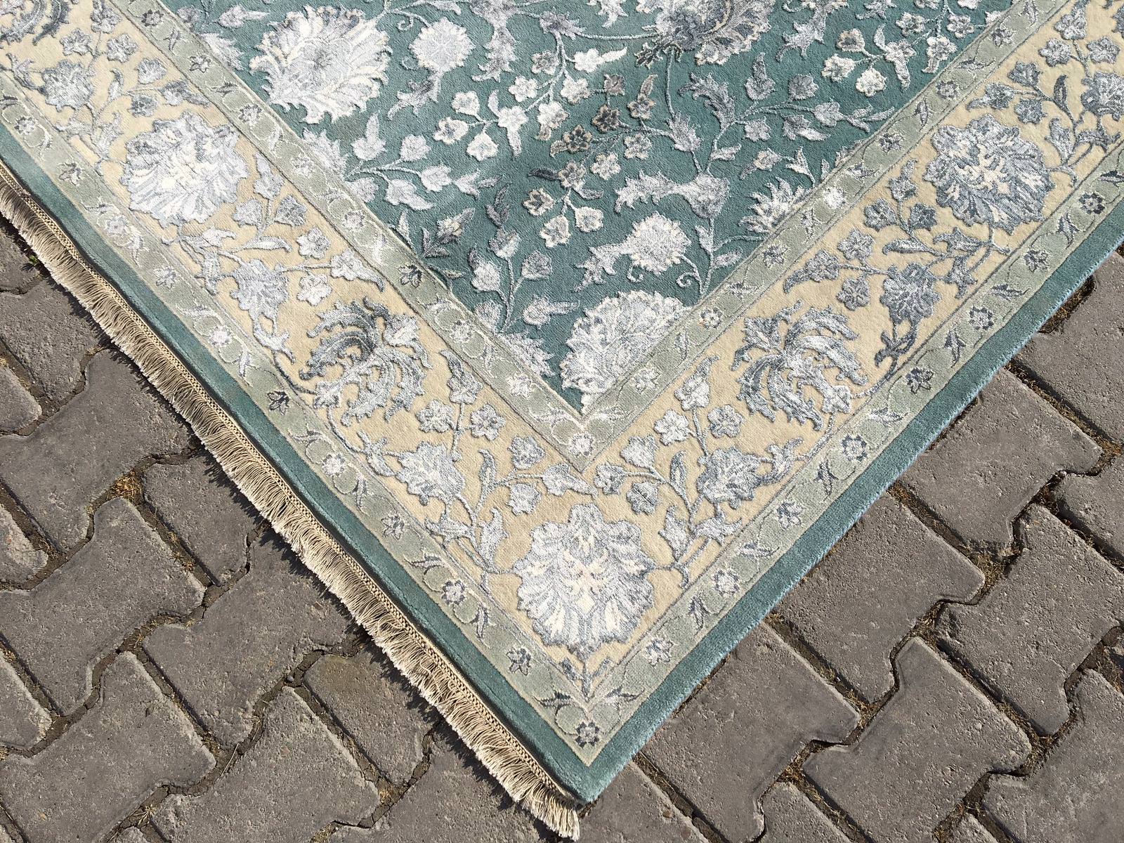 Şiraze İpekli Uşak El Dokuma Halı