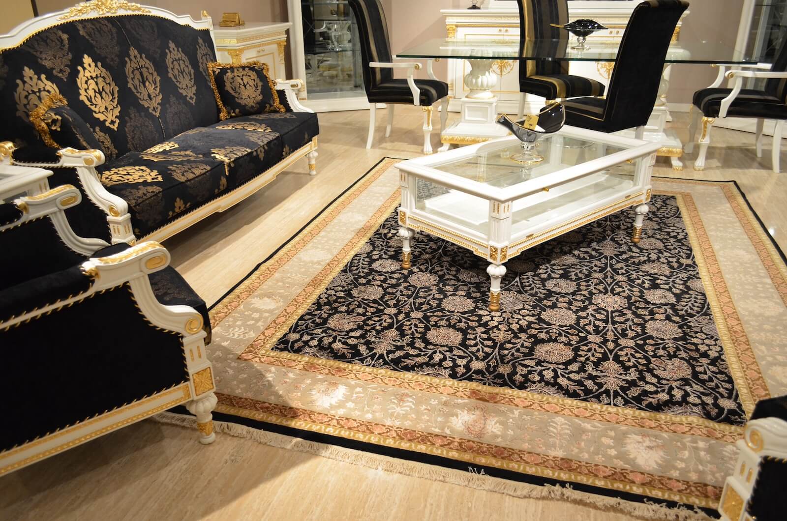 Şiraze İpekli Uşak El Dokuma Halı