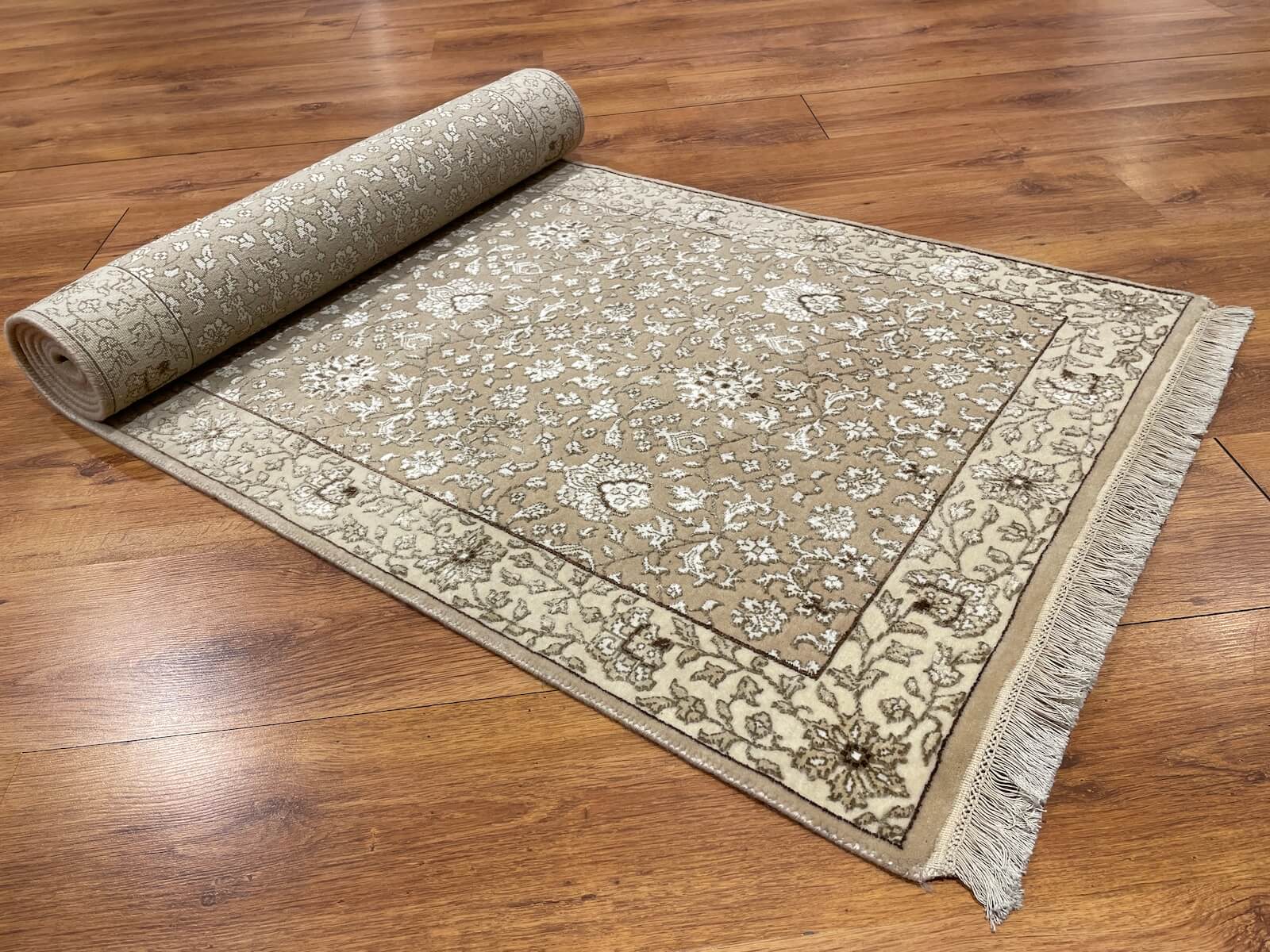 Şiraze İpekli Uşak El Dokuma Halı Yolluk