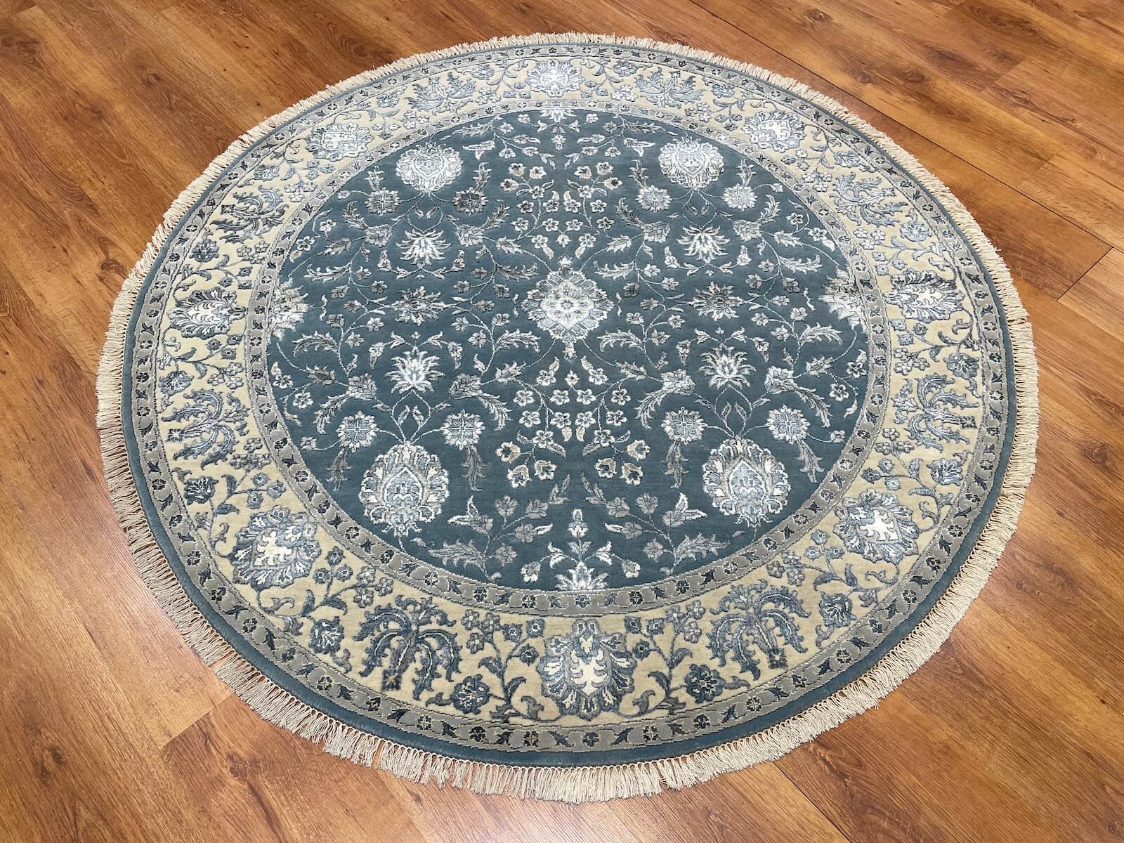 Şiraze İpekli Uşak Yuvarlak El Dokuma Halı