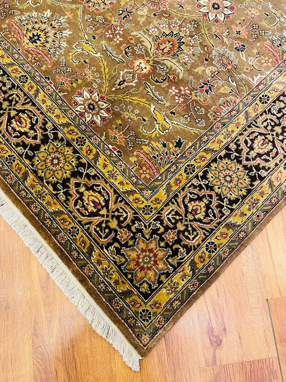 Şiraze Uşak El Dokuma Halı