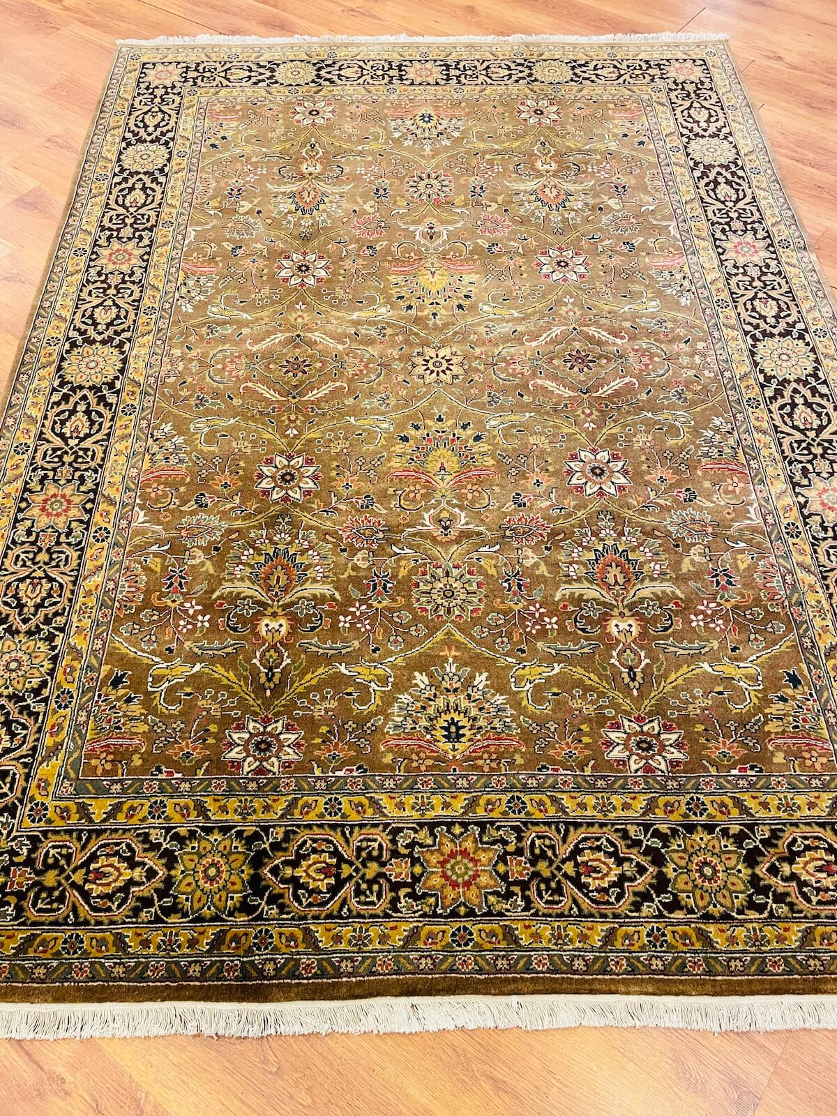 Şiraze Uşak El Dokuma Halı