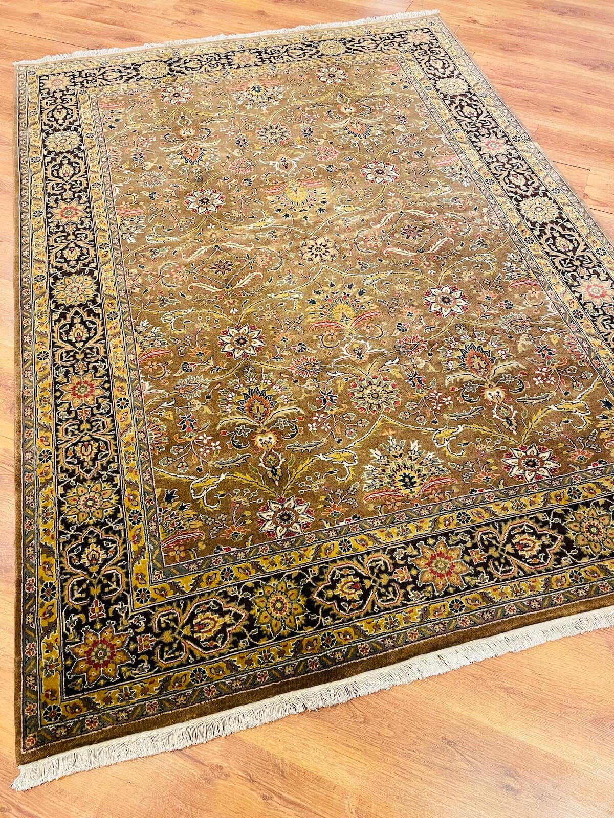 Şiraze Uşak El Dokuma Halı