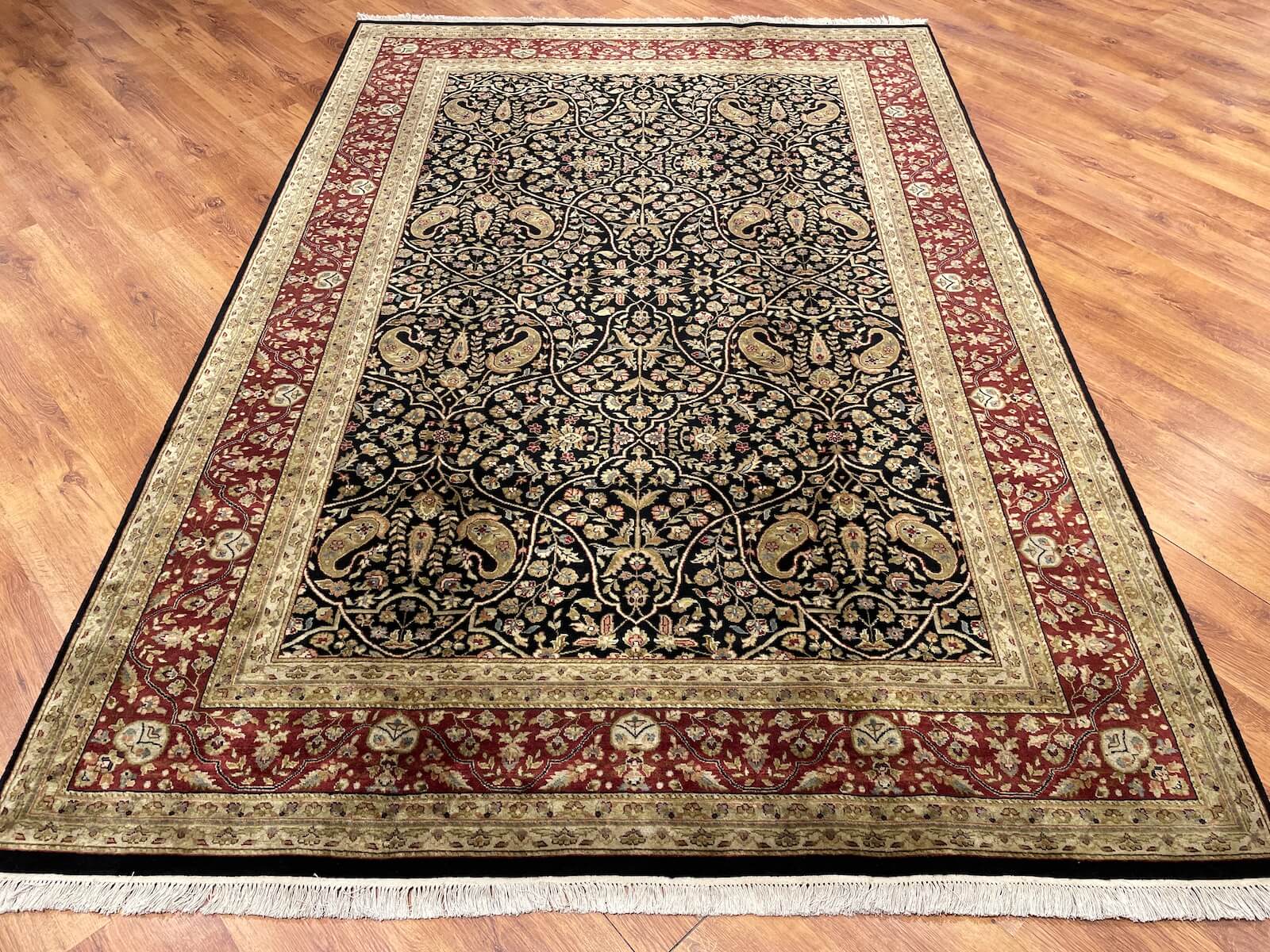 Şiraze Uşak El Dokuma Halı