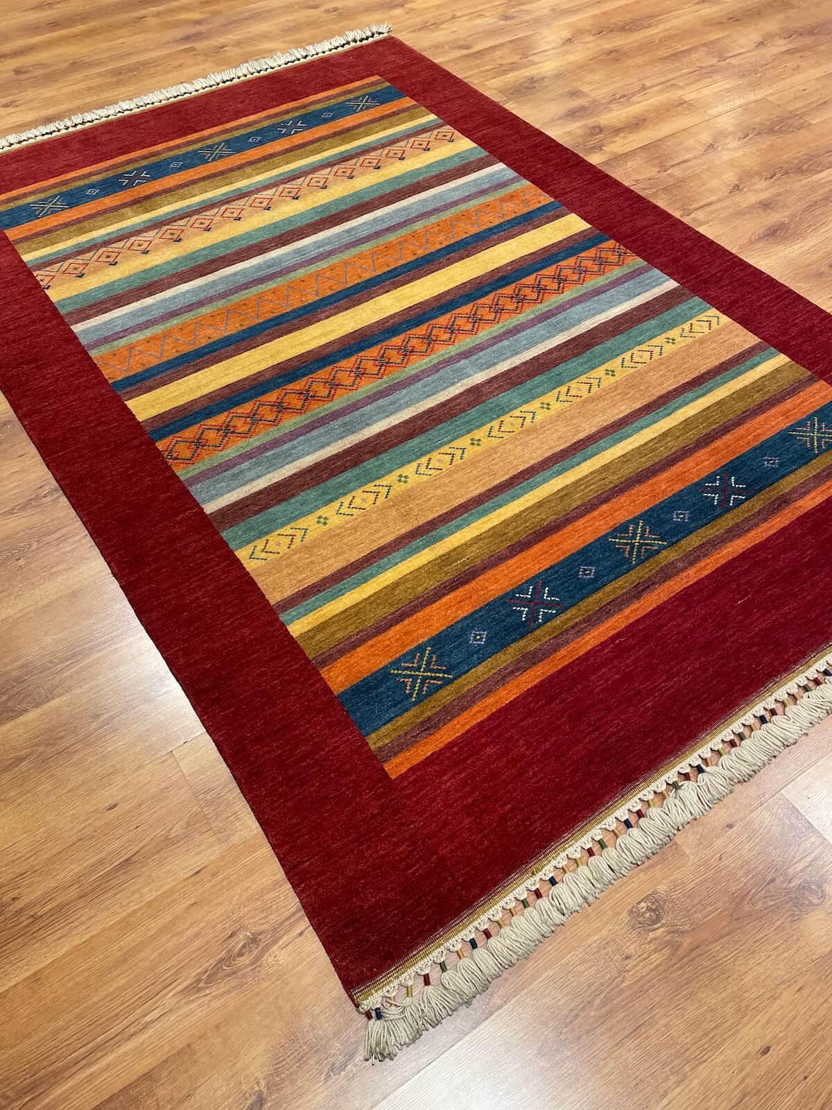 Tribal El Dokuma Kırmızı Yün Halı