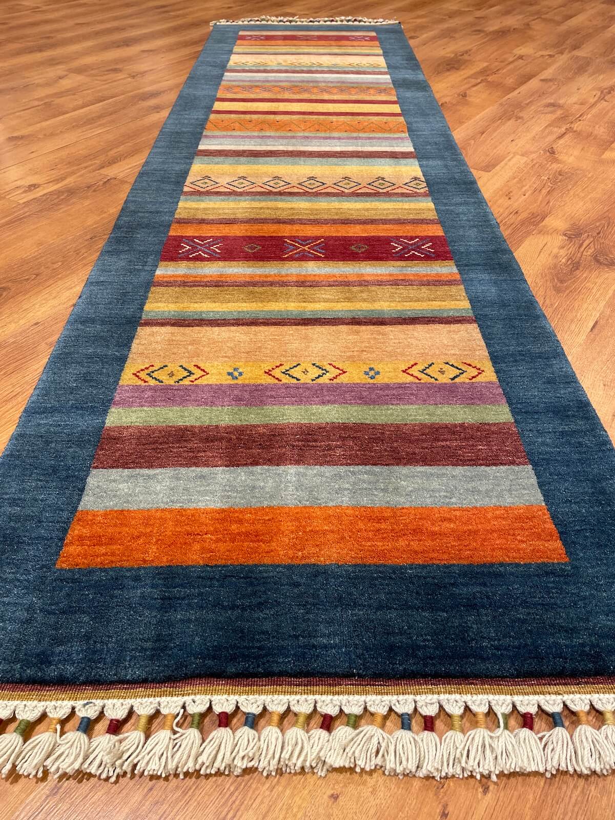 Tribal El Dokuma Mavi Yün Halı Yolluk